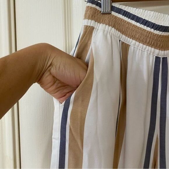 Lafayette 148 New York
Hester Vienna Striped‎ Wide-Leg Pants - Picture 3 of 8